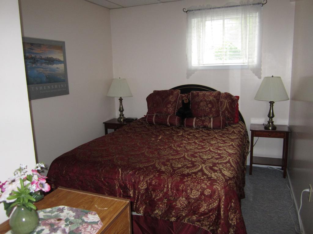Casey'S Bed & Breakfast Whitehorse Zimmer foto